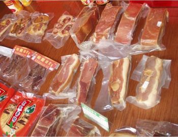 वैक्यूम पोर्क / बीफ खाद्य पाउच पैकेजिंग बैग मिड-मुहर टिकाऊ गैर रिसाव