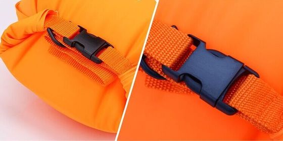 खुले पानी तैराकी के लिए चमकीले नारंगी सूखी बैग Inflatable सुरक्षित तैराक बोया